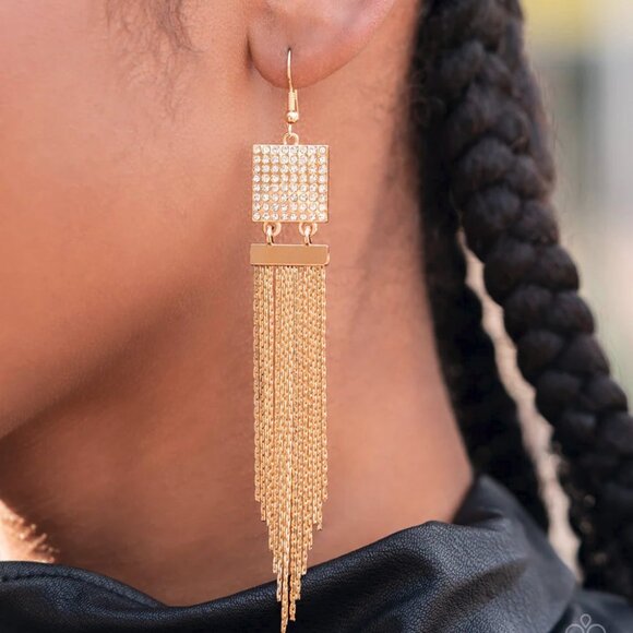 Paparazzi Jewelry Accessories - Dramatically Deco - Gold Earrings - Vintage - Picture 3 of 4